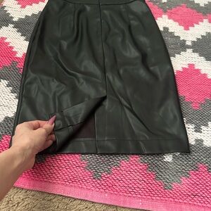 Chic Black Pencil Skirt